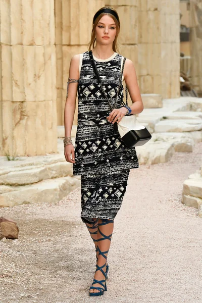 Look 32